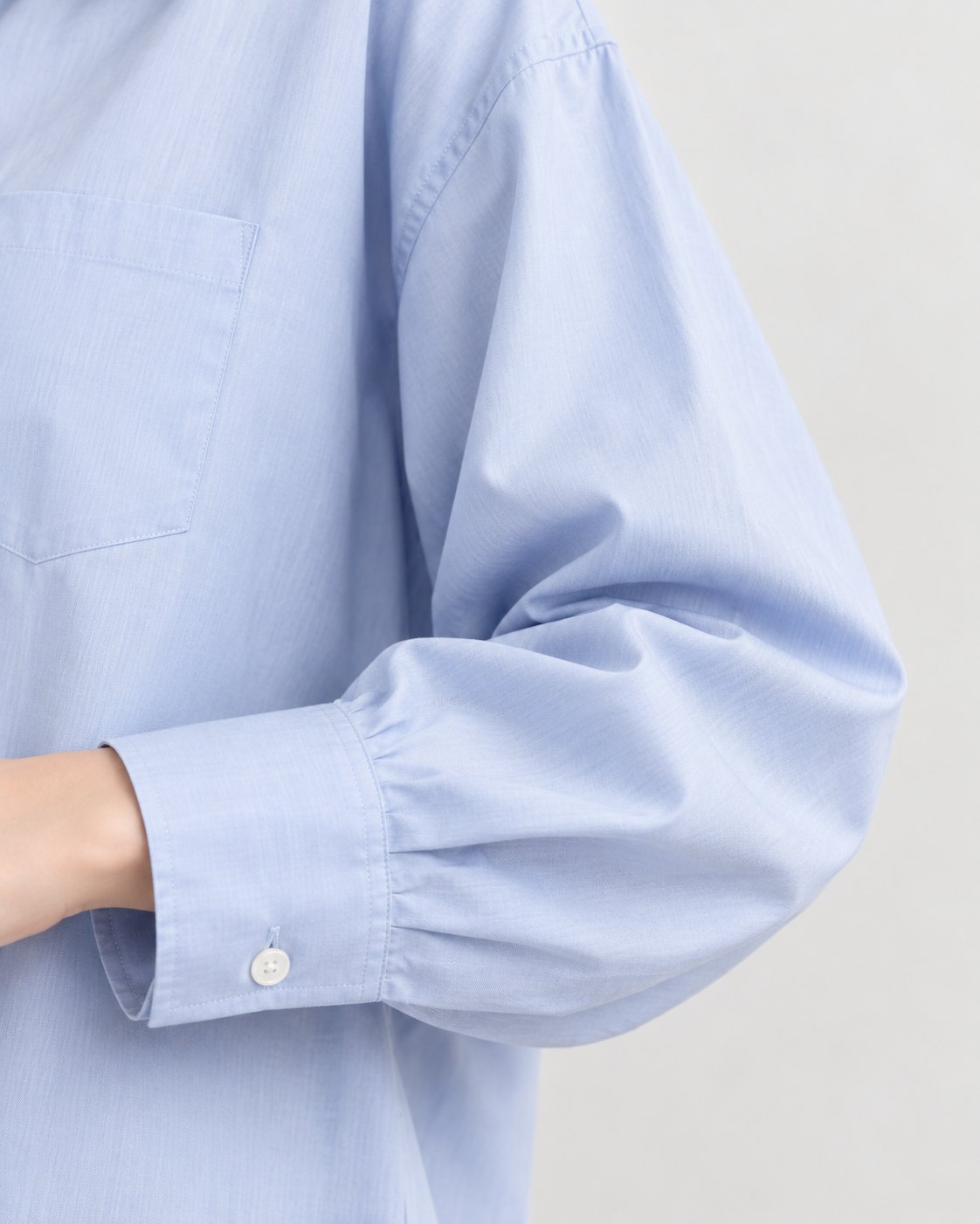 Tips for Styling an Oversized Shirt for a Polished Work Look